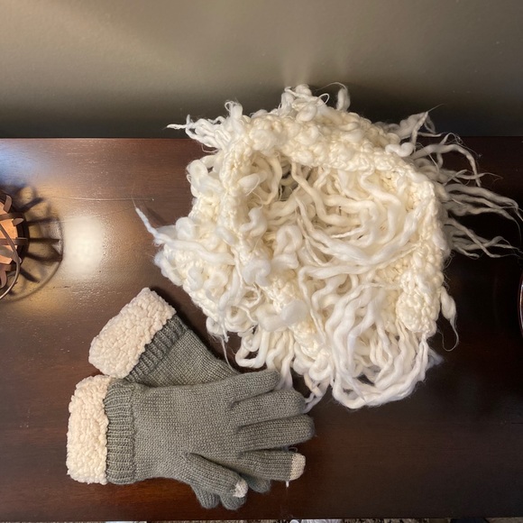 Rue21 Accessories - Gloves and scarf bundle